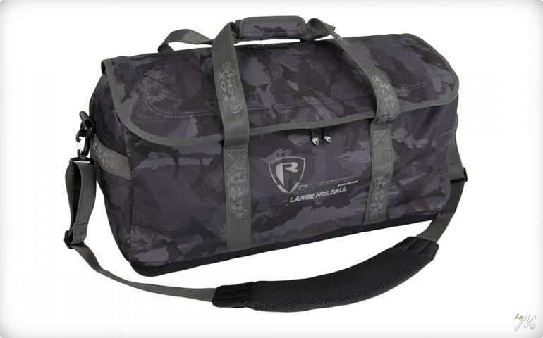 Voyager Camo Holdall