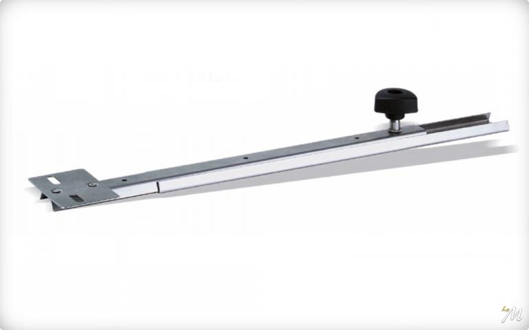Ram-Mount RAM-107U: Supporto Universale Per Ecoscandaglio, GPS E Monitor | Base Piana, Ideale Per Nautica E Camper